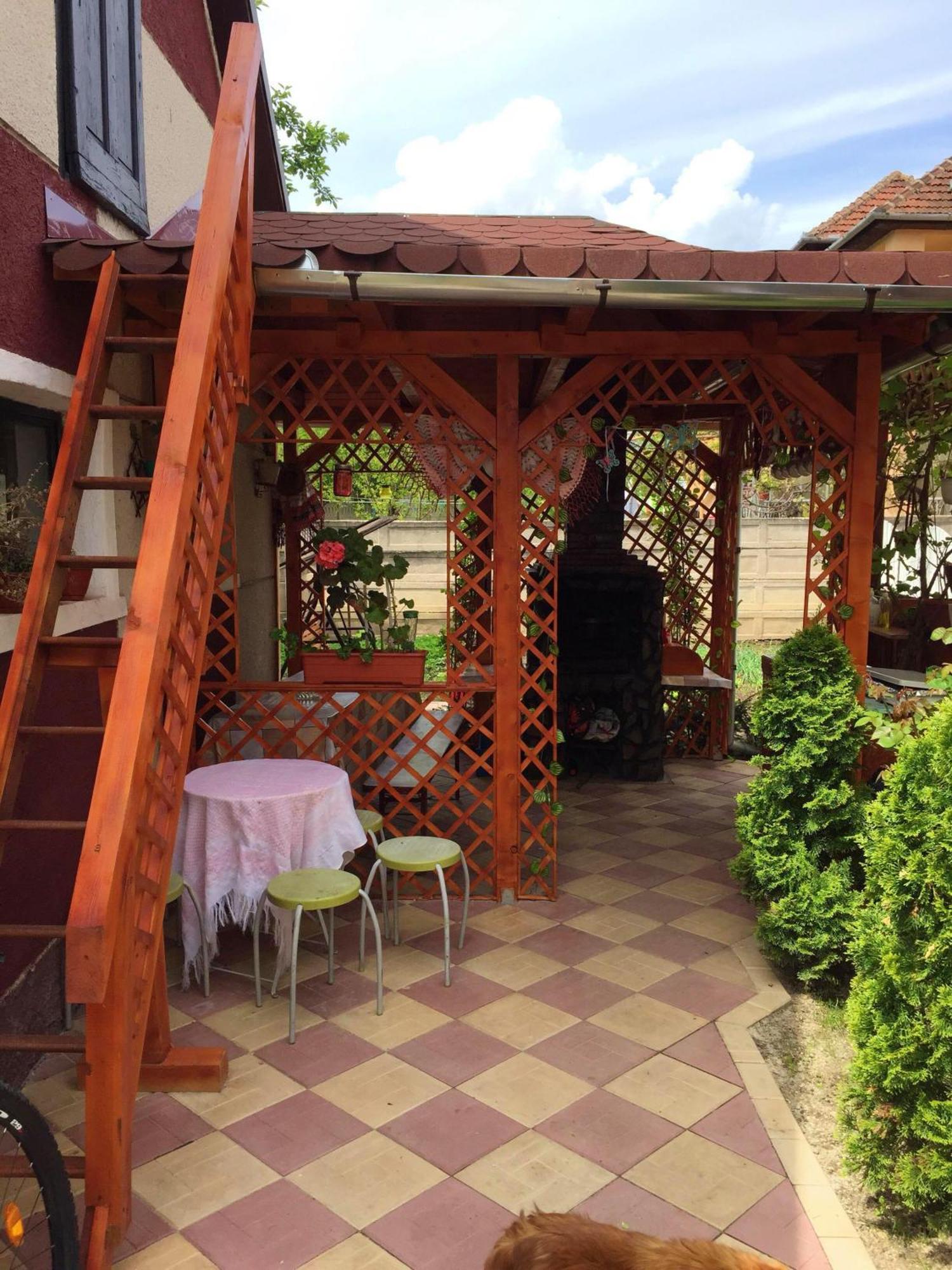 Отель Casa Mary Хацег Экстерьер фото