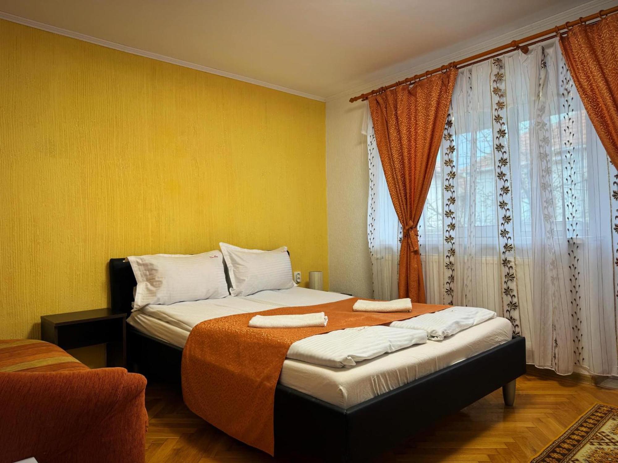 Отель Casa Mary Хацег Экстерьер фото