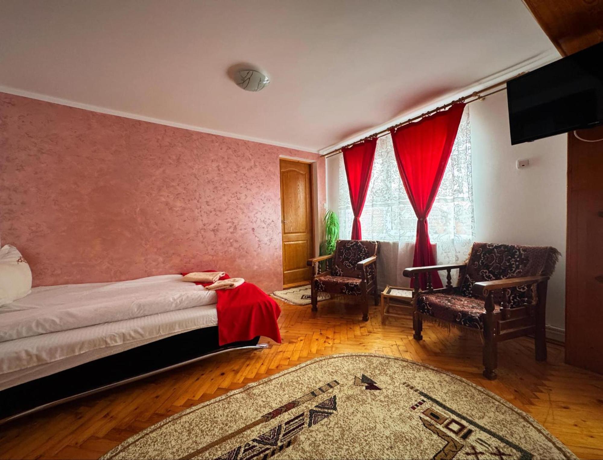 Отель Casa Mary Хацег Экстерьер фото