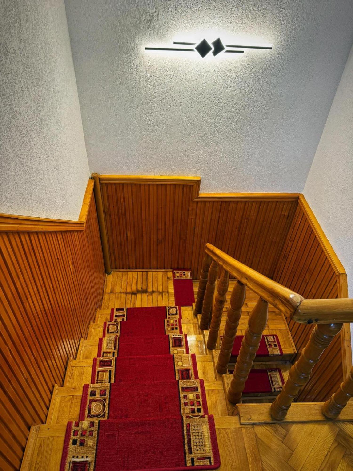 Отель Casa Mary Хацег Экстерьер фото