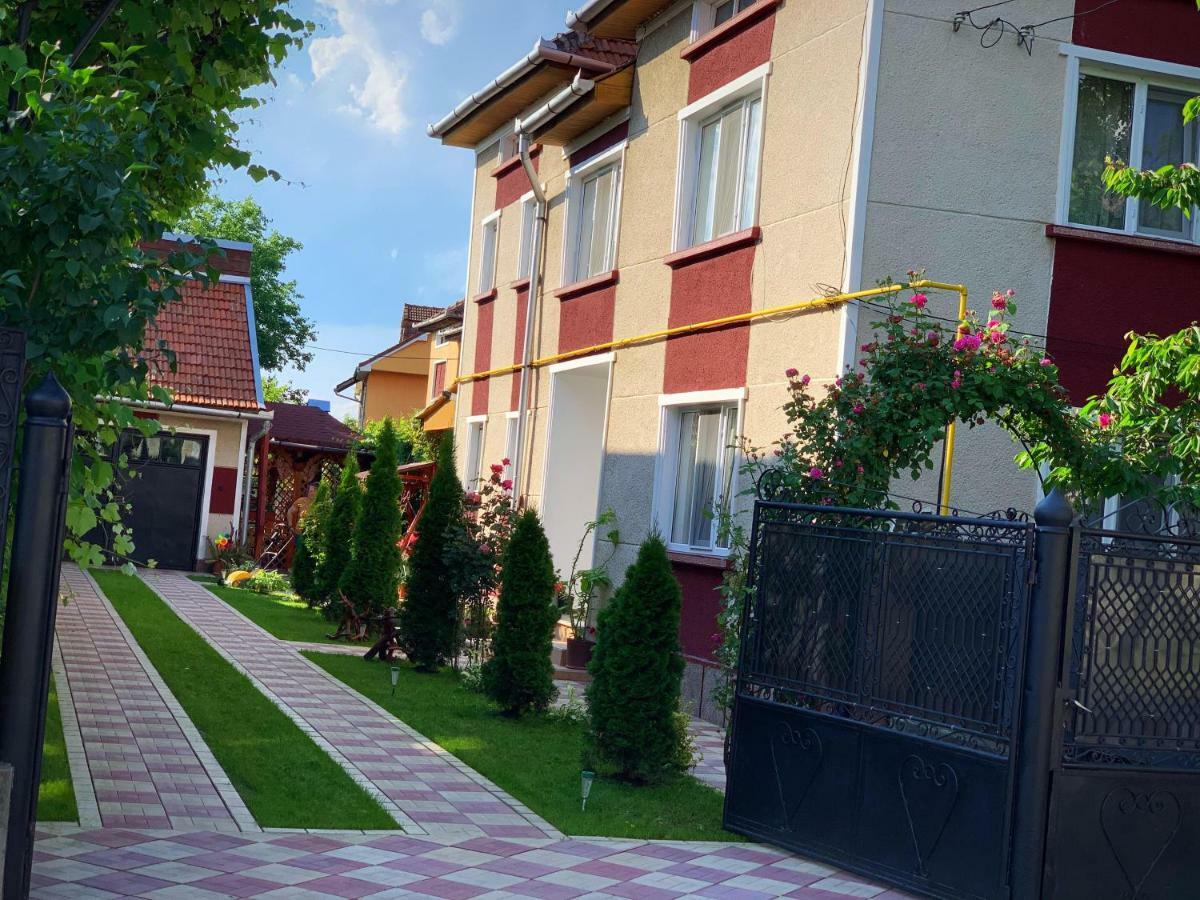Отель Casa Mary Хацег Экстерьер фото